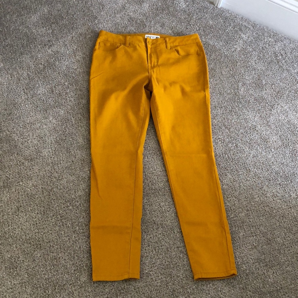 Artisan NY Sunflower yellow super soft skinny pant